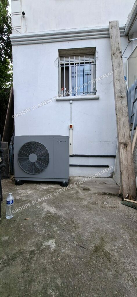 Installation d’une pompe à chaleur Intuis 11 kW monophasée et d’un ballon électrique 200 L à Saint-Denis