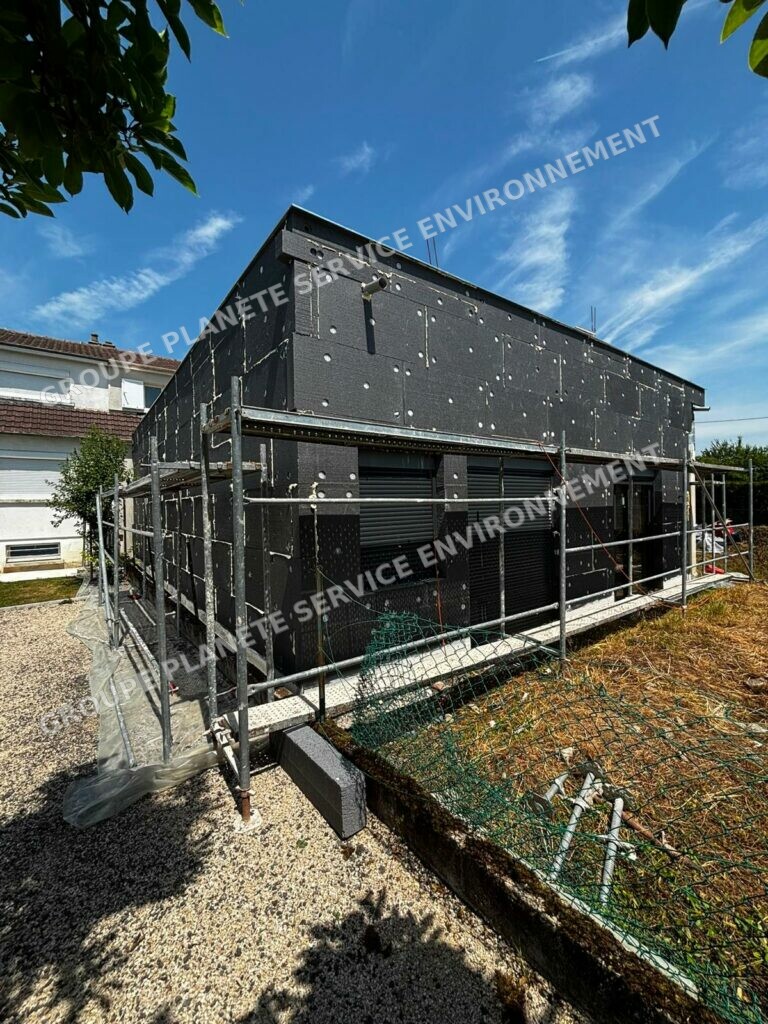 Rénovation énergétique globale d’une maison à Crisolles