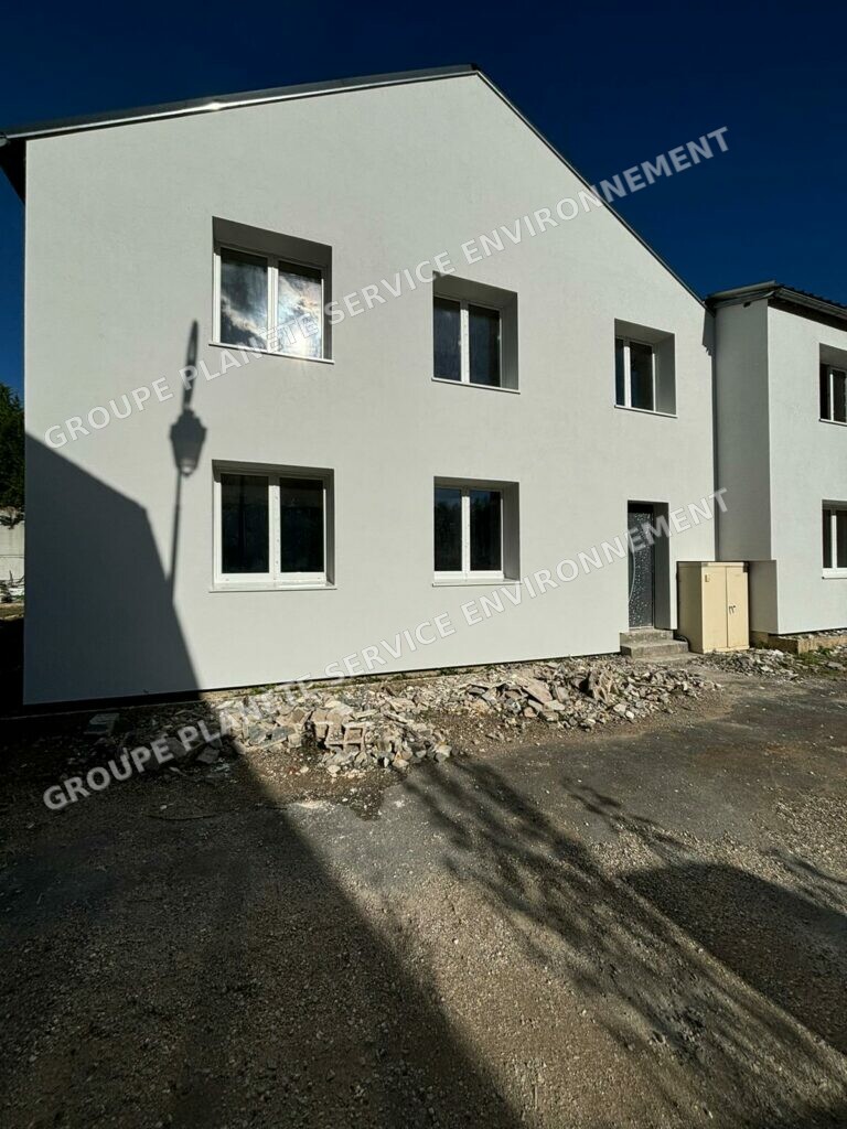 Rénovation énergétique d’un immeuble collectif de 7 logements au Gué-de-Longroi