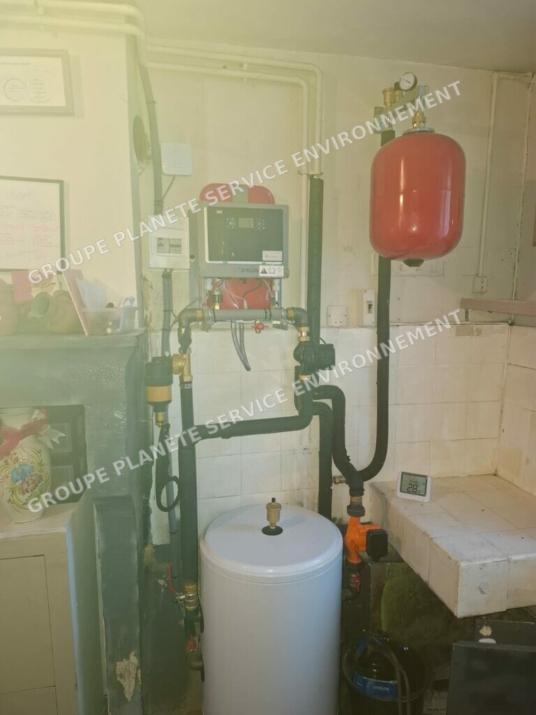 Installation d’une pompe à chaleur Intuis 8 kW et d’un ballon électrique 200 L à Saint-Moré